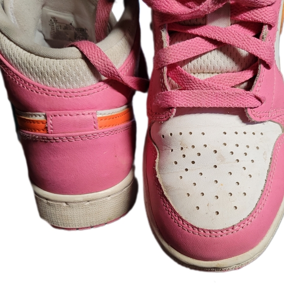 AIR JORDAN 1 MID (GS) Glace Rose, Girls Hi-top Basketball Shoe - Picture 3 of 6